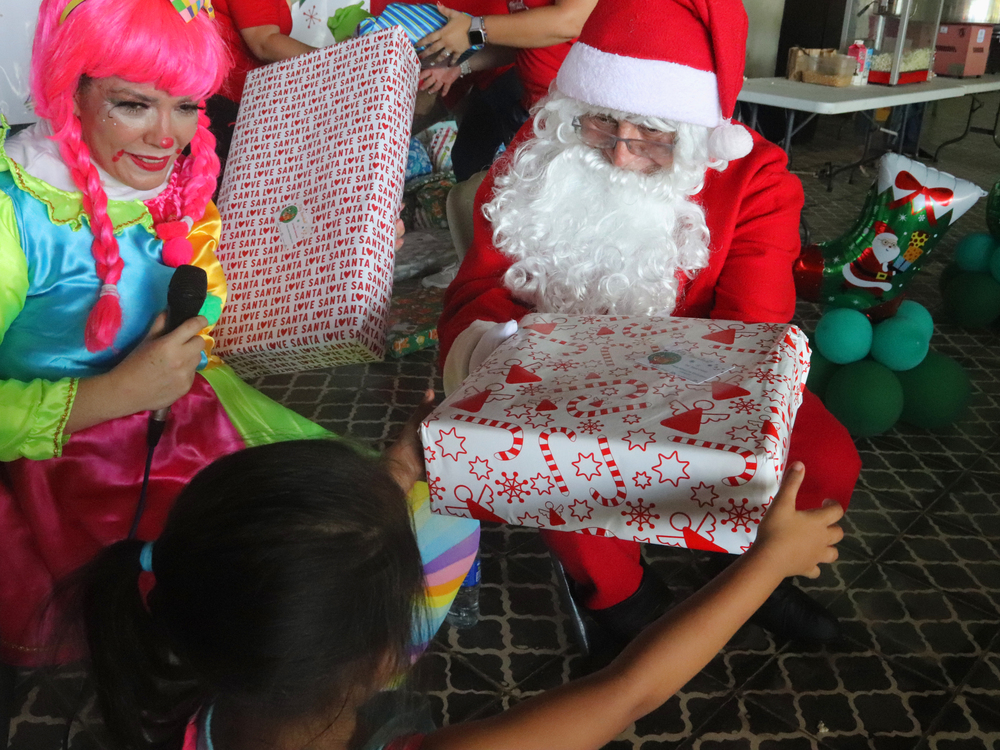A 105 niños de Puntarenas se les adelantó la Navidad 
